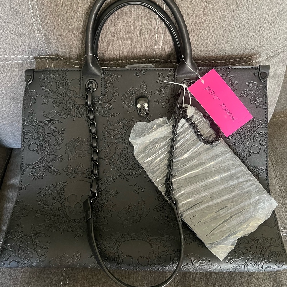 Betsey Johnson Xokiara Black Embossed Skull and Floral Tote w wristlet 2025 NWT
